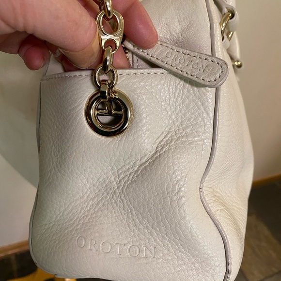 New OROTON White Pebbled Leather Crossbody Medium sized Handbag - Picture 4 of 12